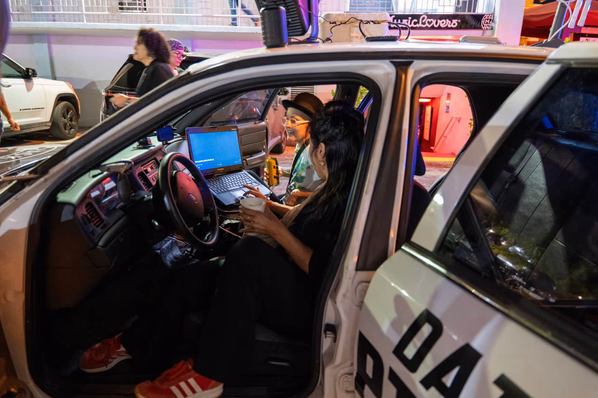 Photography by Gustavo P&eacute;rez. Activations: Guerrilla Hotspot, Clandestine Fair, Media Under Dystopia 6.0: Looking at Models, 2025.