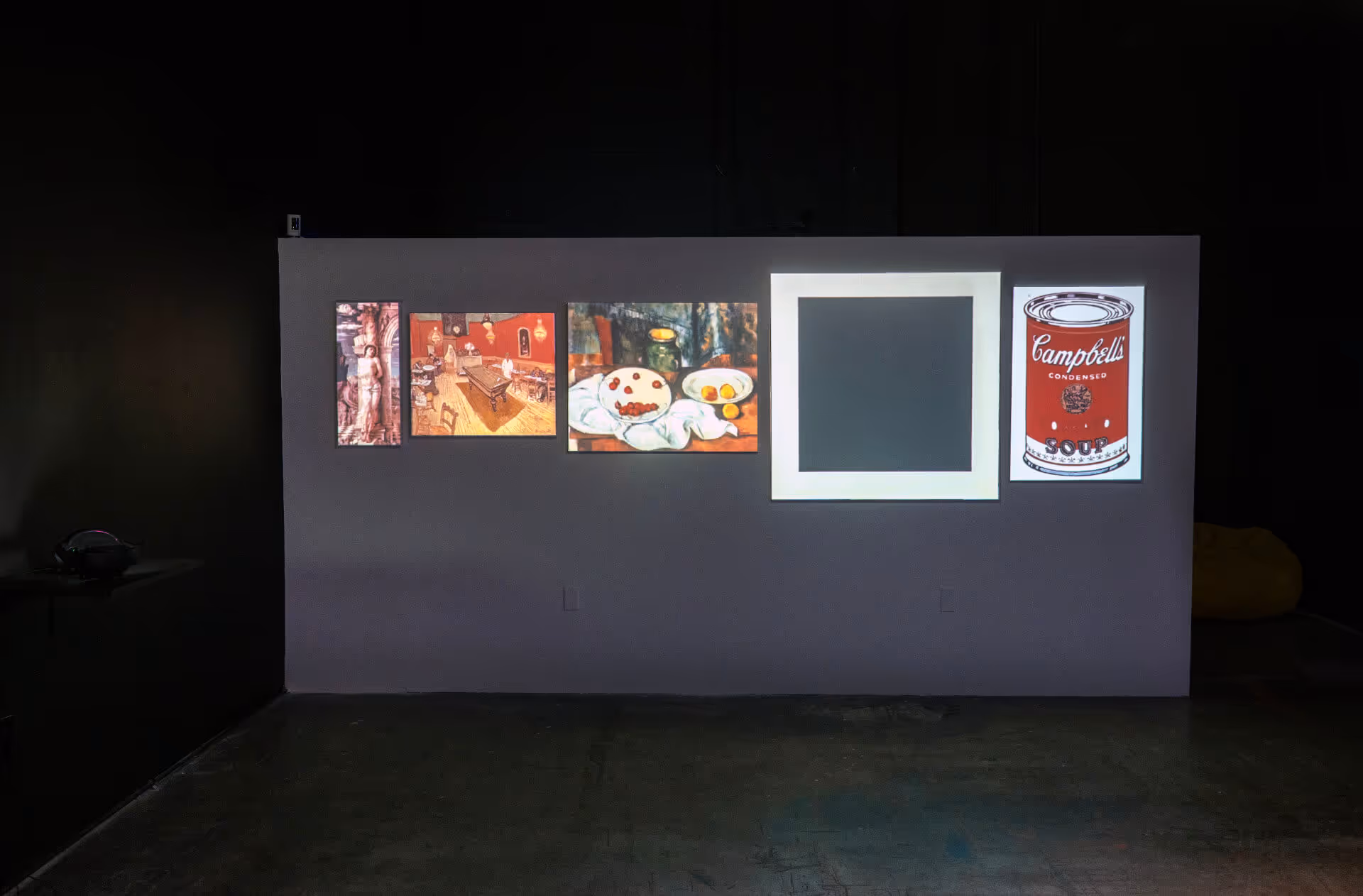 Photograph by Gustavo P&eacute;rez. Art History for the Intelligence Community, by Vuk Cosic, 2002.